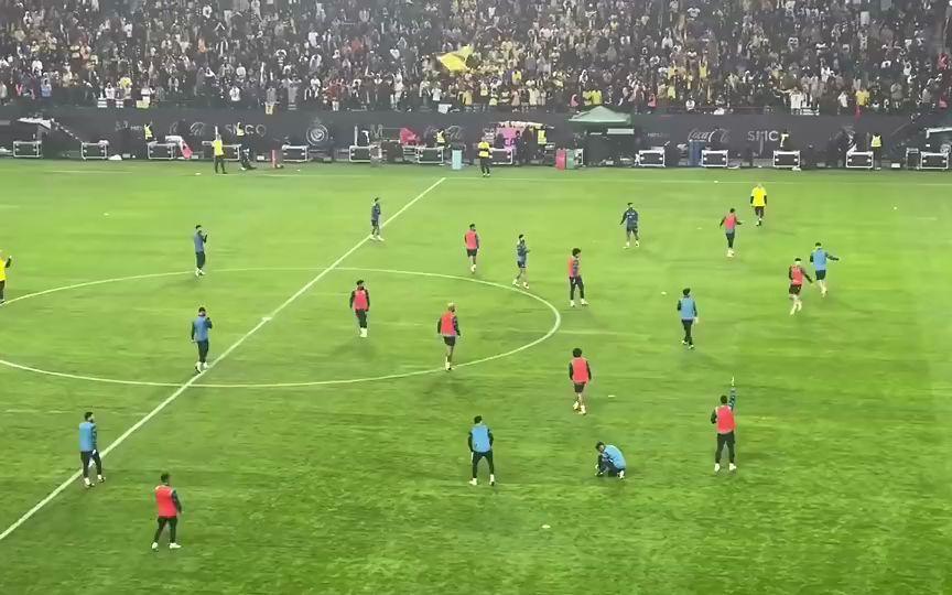 xingkong-巴塞罗那训练开放日，今晚造点机会引欢呼，全明星赛在即，赛季目标并未改变的简单介绍-xingkong