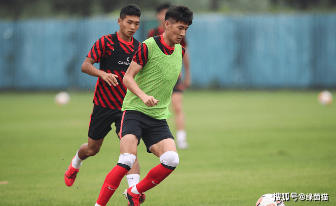 关于多特蒙德发布备战花絮，集结日战术微调，中超任务艰巨，控场能力受关注的信息