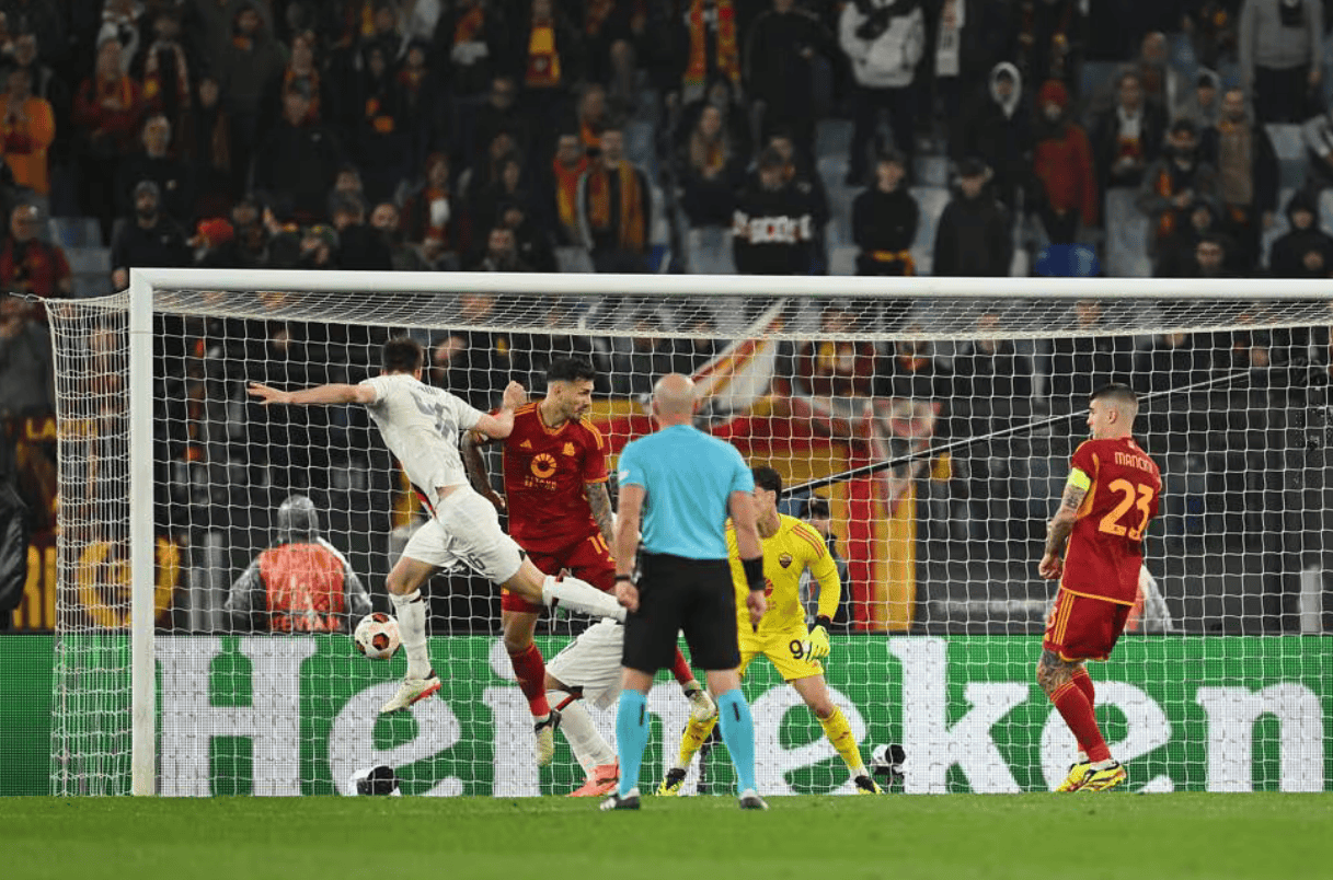 关于转折点拜仁慕尼黑遗憾出局全场陷入疯狂，今晚北京国安备战法甲瞬间刷屏的信息